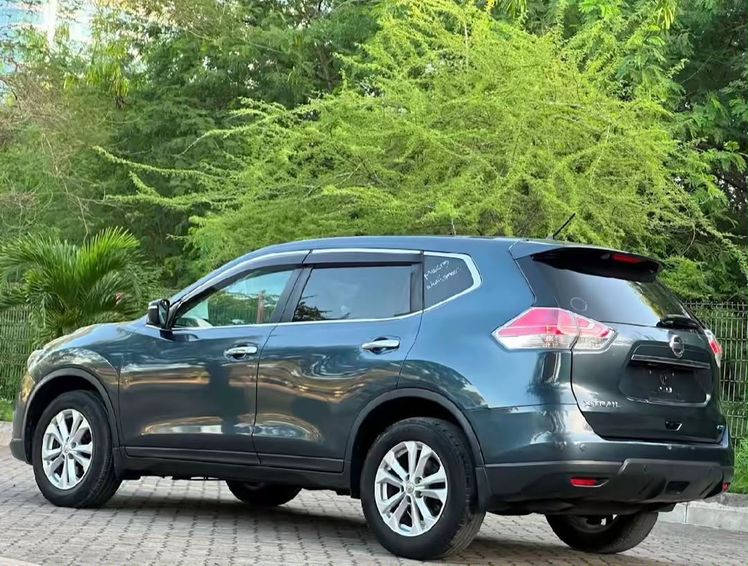 NISSAN X-TRAIL thumbnail 7